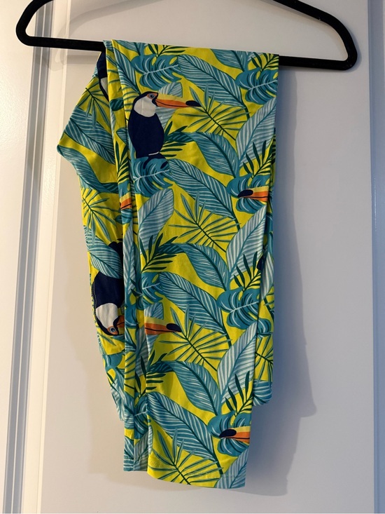 LuLaRoe Pants - LuLaRoe TC Tall Tropical Toucan Print Leggings - Yellow